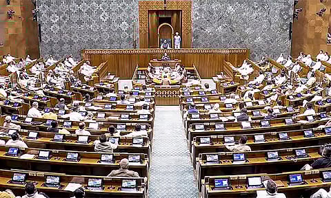 மக்களவையில் நள்ளிரவிலும் நீடித்த விவாதம்