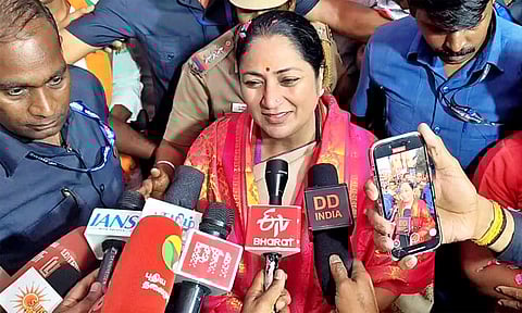 தொகுதி மறுவரையறை: தி.மு.க.வின் போராட்டம் அர்த்தமற்றது: டெல்லி முதல்-மந்திரி ரேகா குப்தா பேட்டி