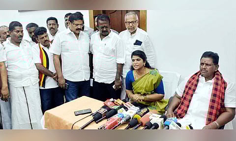 த.வெ.க.வில் பெண்களுக்கு உரிய மரியாதை இல்லை: அஜிதா ஆக்னல் குற்றச்சாட்டு