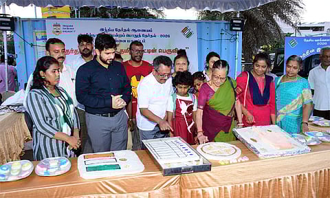 இட்லி கண்காட்சி மூலம் மெரினாவில் வாக்காளர்களுக்கு விழிப்புணர்வு