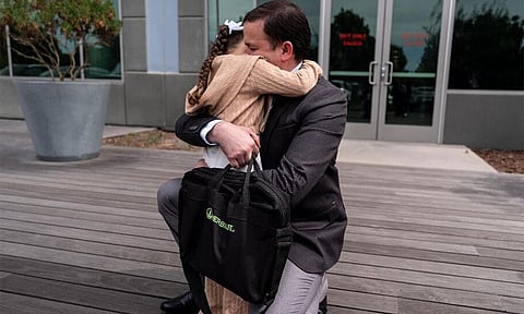 அமெரிக்காவில் தஞ்சம் கோரிய பெண் டாக்டர் கைது