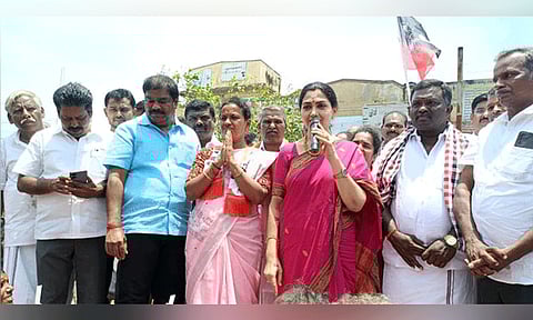 தமிழகத்தில் 300 சதவீதம் வன்கொடுமைகள் அதிகரிப்பு: விளாத்திகுளத்தில் குஷ்பூ பேச்சு