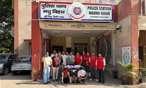 டெல்லி: நகை, பணம் உள்ளிட்ட ரூ.1 கோடி மதிப்பிலான பொருட்களை கொள்ளையடித்த கும்பல் கைது