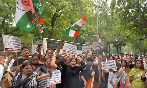 பெண்கள் இட ஒதுக்கீடு: உடனடியாக அமல்படுத்த காங்கிரஸ் கோரிக்கை