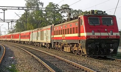 தூத்துக்குடி - மும்பை இடையே சிறப்பு ரெயில்