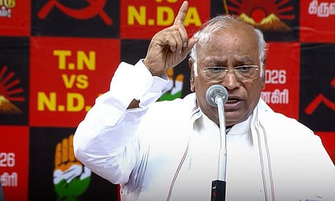 தமிழ்நாட்டு எம்.பி.க்களின் உதவியால் தொகுதி மறுவரையறை மசோதா தோற்கடிக்கப்பட்டது - கார்கே