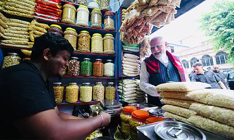 பிரதமர் மோடியின் காரப்பொரி வீடியோ 100 மில்லியன் பார்வைகளை கடந்து சாதனை