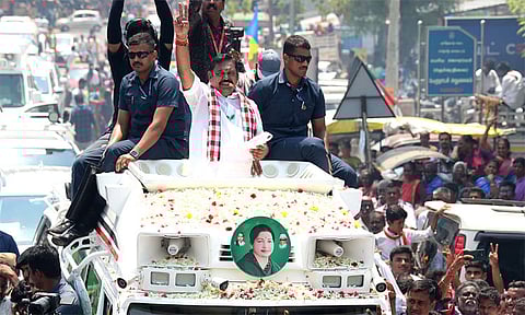 மக்களின் கோரிக்கைகளை ஏற்று கூடுதல் வாக்குறுதிகள்: அதிமுக அறிவிப்பு