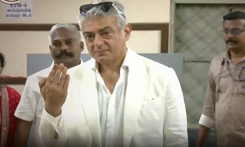 சட்டசபை தேர்தல்: தமிழ்நாட்டில் முதல் நபராக வாக்களித்த நடிகர் அஜித்குமார்