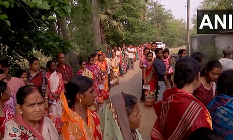 மேற்கு வங்காள சட்டசபை தேர்தல்; முதல்கட்ட வாக்குப்பதிவு தொடங்கியது