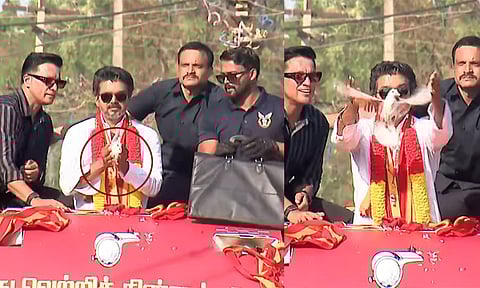 பிரசாரத்தின்போது புறாவை பறக்கவிட்ட விவகாரம் - விஜய்க்கு பீட்டா அமைப்பு கடிதம்