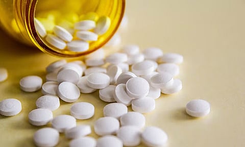 நிச்சயதார்த்தம் முடிந்த கையோடு உல்லாசத்திற்கு அழைத்த இளம்பெண்..மாத்திரைபோட்டு குஷியில் சென்ற புதுமாப்பிள்ளை