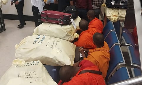 இலங்கையில் 22 புத்த பிட்சுகளிடம் ரூ.100 கோடி மதிப்பு போதைப்பொருள் பறிமுதல்