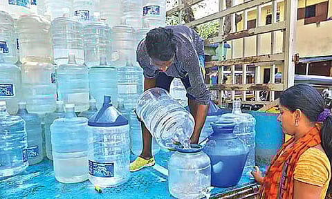 தரமில்லாத கேன் குடிநீர் விற்பனை: ரூ.5,000 அபராதம் விதிக்கப்படும் - சுகாதாரத்துறை எச்சரிக்கை