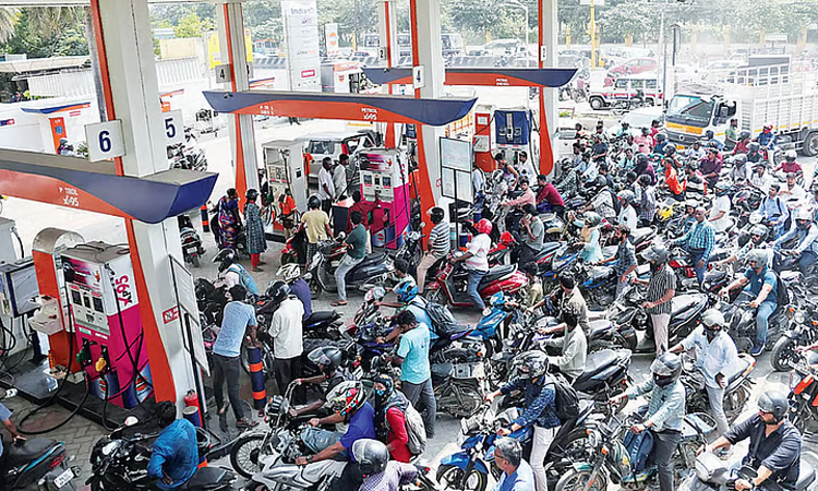 மே.வங்காள தேர்தல் முடிந்த உடன் பெட்ரோல், டீசல் விலையை உயர்த்த திட்டம்? - மத்திய அரசு விளக்கம்