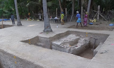 கீழடியில் சாய கிண்ணங்கள் கண்டுபிடிப்பு - ஆய்வாளர்கள் வியப்பு