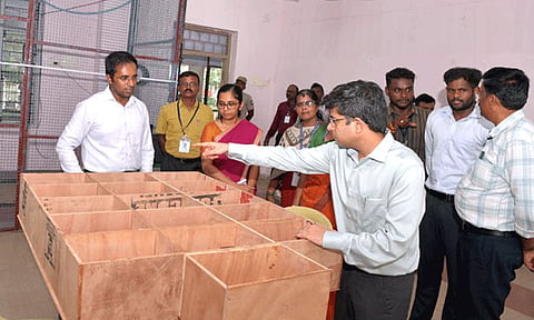 தூத்துக்குடி: வாக்கு எண்ணும் மையத்தில் கலெக்டர் ஆய்வு