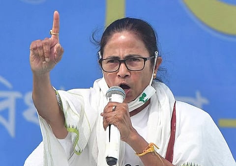 ராஜினாமா செய்ய மம்தா பானர்ஜி மறுப்பு: மே.வங்காளத்தில் அடுத்து என்ன நடக்கும்?