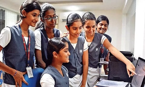 தமிழகத்தில் இன்று காலை பிளஸ் 2 தேர்வு முடிவுகள் வெளியீடு
