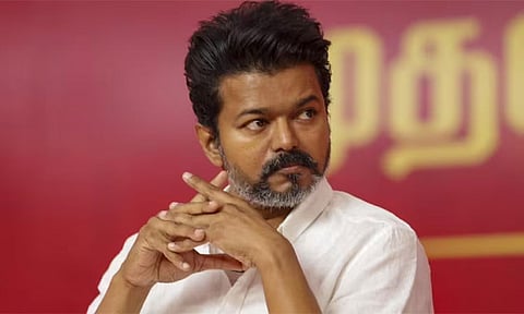 சட்ட நிபுணர்களுடன் 3 மணி நேரத்திற்கு மேலாக விஜய் தீவிர ஆலோசனை