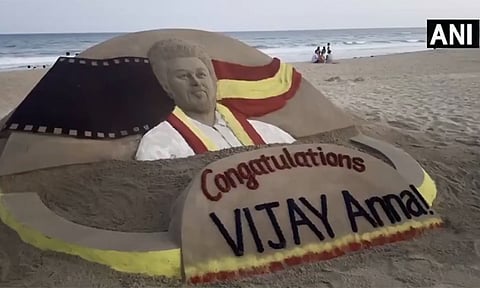 முதல்-அமைச்சராக பதவியேற்கும் விஜய்க்கு ஒடிசா கடற்கரையில் மணல்சிற்பம்