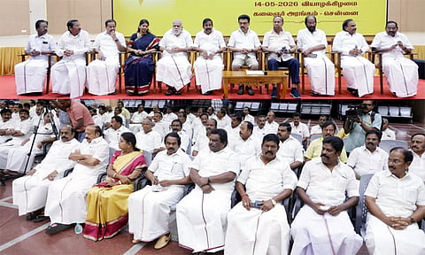 அடுத்தக்கட்ட நடவடிக்கை என்ன...? - மாவட்ட செயலாளர்களுடன் மு.க.ஸ்டாலின் ஆலோசனை