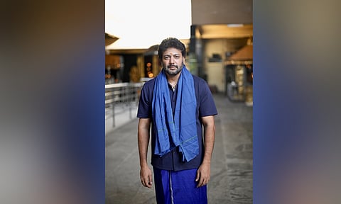 சபரிமலை அய்யப்பன் கோவிலுக்கு மாலை அணிந்து விரதத்தை தொடங்கிய நடிகர் ரவி மோகன்