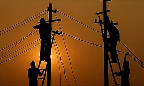 தொடர் மின்வெட்டு புகார்: மின்துறை அமைச்சர் குற்றச்சாட்டுக்கு தொ.மு.ச. மறுப்பு