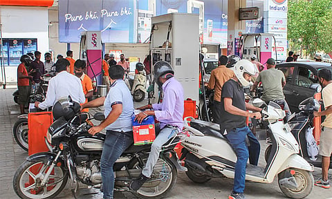 தொடர்ந்து 3வது நாளாக இன்றும் பெட்ரோல், டீசல் விலை உயர்வு