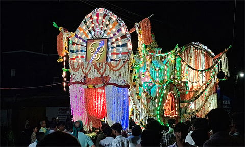 வாடிப்பட்டி அருகே பாலதண்டாயுதபாணி கோவில் வைகாசி விசாகத் திருவிழா, பூப்பல்லக்கு