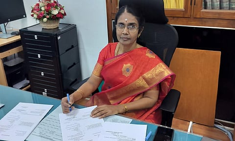 சட்டத்துறையின் முதல் பெண் செயலாளராக ப.சுமதி நியமனம்