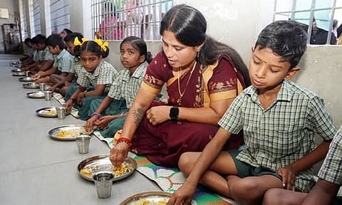 அமைச்சர் ஜெகதீஸ்வரி
