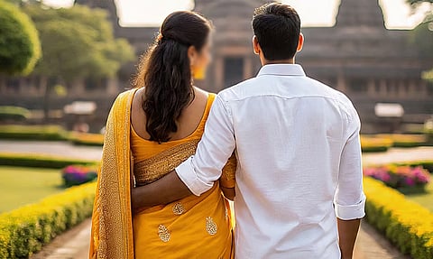 ரெயில் முன் பாய்ந்து காதல் ஜோடி தற்கொலை.. போலீசார் தீவிர விசாரணை