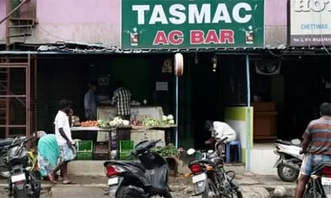 மது பிரியர்களுக்கு அதிர்ச்சி: வருகிற 15-ம் தேதி முதல் மதுபான விலை உயர்கிறது