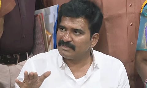 மத்திய மந்திரி பதவி கொடுத்தால்... எடப்பாடி பழனிசாமியை கடுமையாக தாக்கிய அமைச்சர் நிர்மல் குமார்