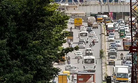 சென்னையில் இரவு நேர சிறப்பு வாகன சோதனை - 1,933 போக்குவரத்து விதிமீறல் வழக்குகள் பதிவு