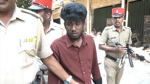 புதுச்சேரி வன்கொடுமை வழக்கு: தூக்கு தண்டனை கைதி கருணாஸ் ஆஜராக ஐகோர்ட்டு உத்தரவு