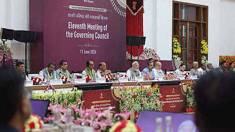 நிதி ஆயோக் கூட்டத்தில் கலந்துகொண்ட மாநில முதல்-மந்திரிகளுக்கு பிரதமர் மோடி அளிக்க இருந்த இரவு விருந்து ரத்து