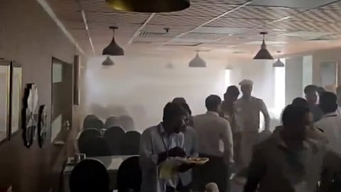 டெல்லியில் முதல்-அமைச்சர் விஜய் தங்கியுள்ள தமிழ்நாடு இல்லத்தின் கேன்டீனில் தீ விபத்து