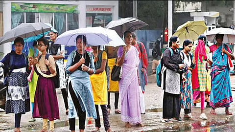 மேற்கு தொடர்ச்சி மலை மாவட்டங்களில் இன்று மிதமான மழை பெய்யும் - வானிலை மையம்