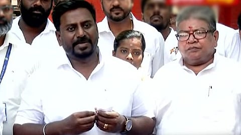 பள்ளிகளில் மாணவர்கள் சாதி கயிறு அணிவதை அனுமதிக்க முடியாது - அமைச்சர் ராஜ்மோகன் திட்டவட்டம்