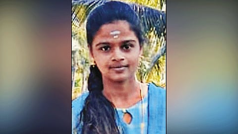 மாணவி பலி