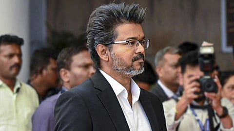 வெள்ளை அறிக்கை, vijay