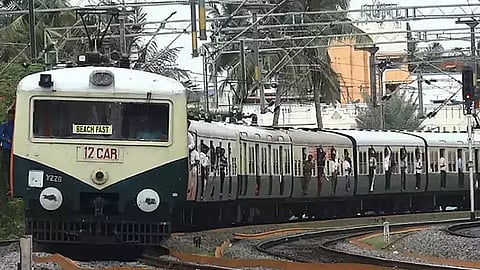 நீட் தேர்வு: மின்சார ரெயில்கள் நாளை வாரநாட்கள் அட்டவணைப்படி இயக்கப்படும்
