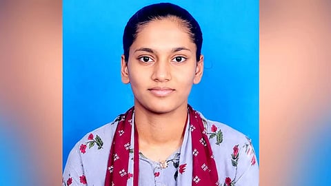 தற்கொலை செய்த மாணவி