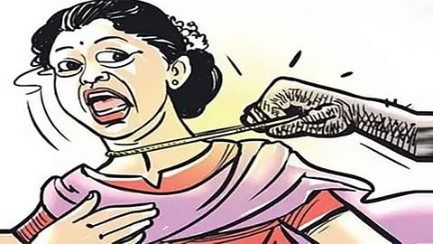 மூதாட்டியிடம் தங்க செயின் பறிப்பு