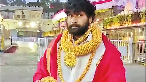 'கோல்டுமேன்' சுரேஷ்குமார்