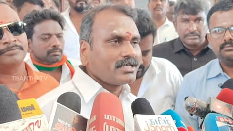 திருச்செந்தூர்-சென்னை இடையே ‘வந்தே பாரத்’ ரெயிலை இயக்க பரிசீலனை - எல்.முருகன் தகவல்