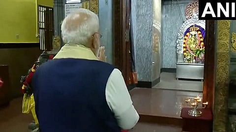செஷல்ஸ் நாட்டில் உள்ள நவசக்தி விநாயகர் கோவிலில் பிரதமர் மோடி சாமி தரிசனம்