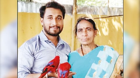 காதலியை கொன்றது போலீசுக்கு தெரிய வந்ததால் தாயுடன் ஏரியில் குதித்து வாலிபர் தற்கொலை